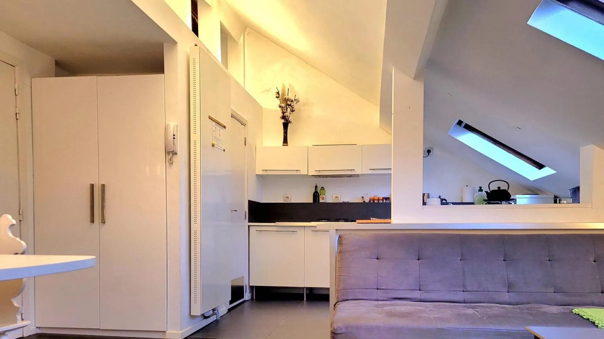 Апартаменты Cosy Flat, Central Location Брюссель