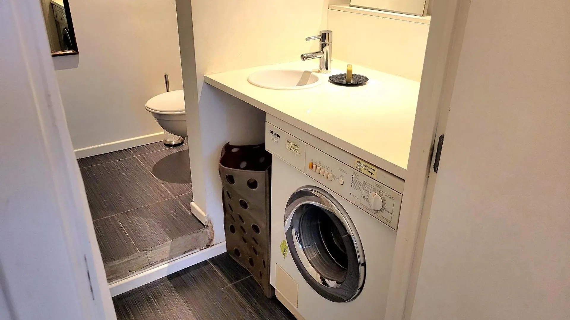 Cosy Flat, Central Location Брюссель