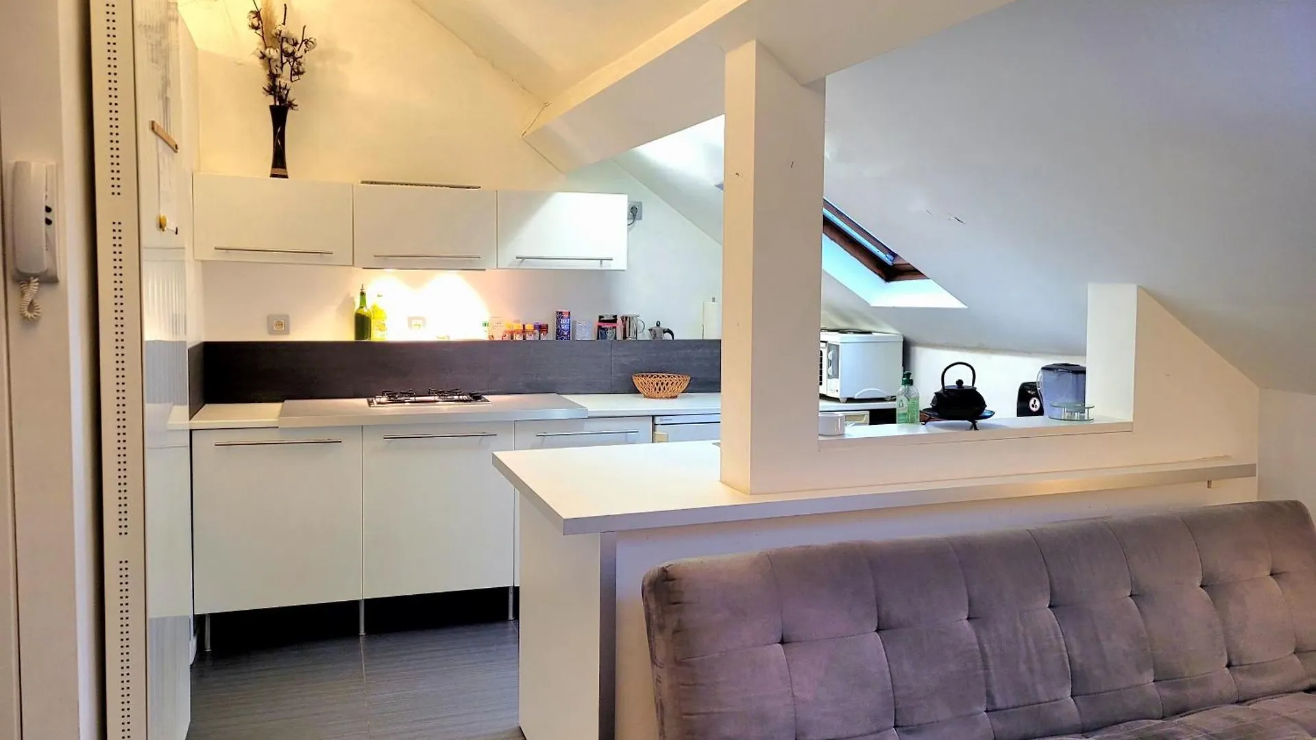Cosy Flat, Central Location Брюссель Апартаменты
